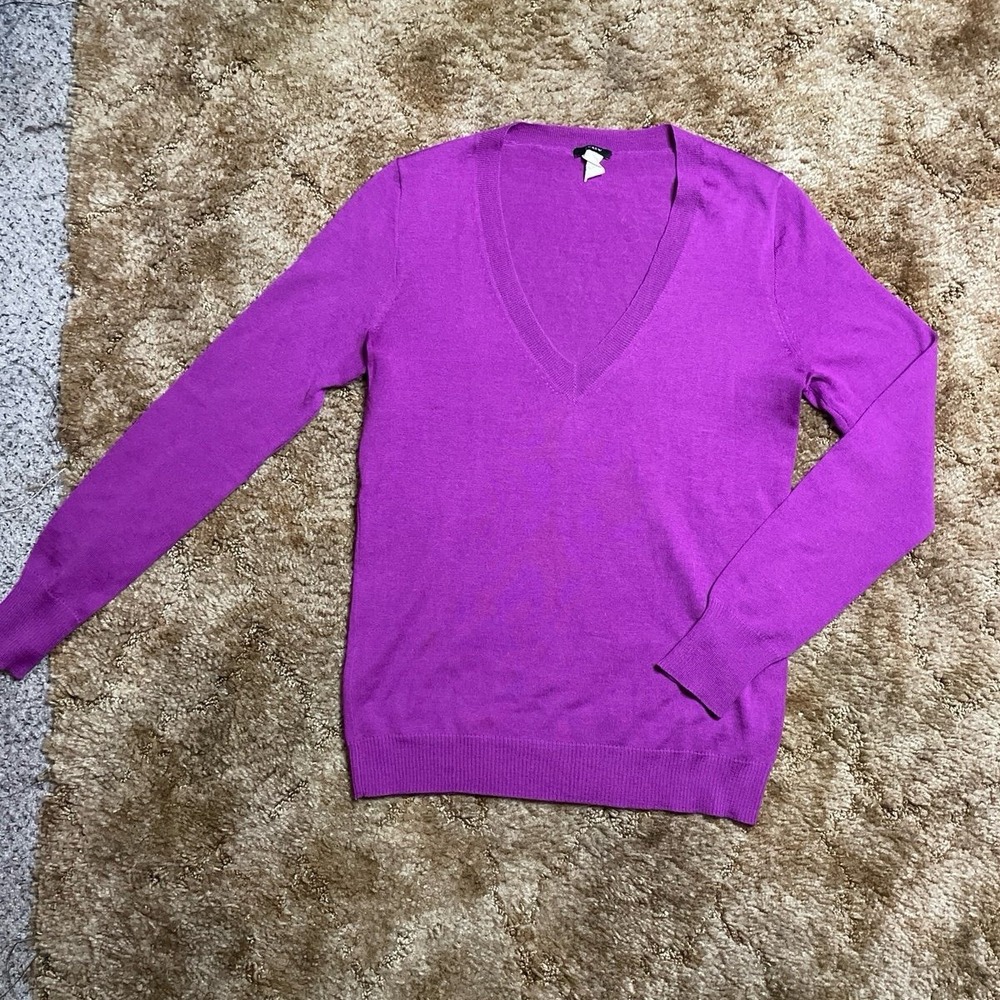 J.Crew Purple Merino Wool V Neck Long Sleeve Sweater Size Small‎